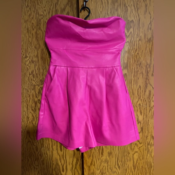 Size 8 pink pleather romper! - Picture 2 of 4
